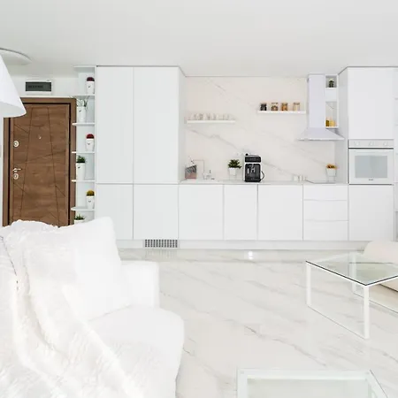 Emirates White Sensation Apartment *